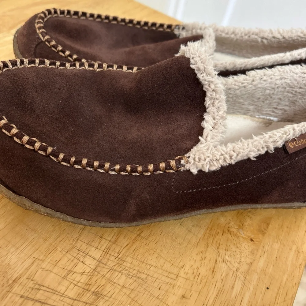 Columbia‎ Brown Suede Moccasin Slippers size 10